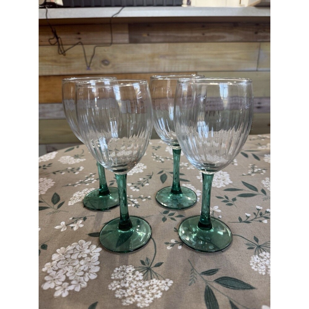Set Of 4 Clear Light Fluted With Green Stem Wine Glass 6 7/8" Tall